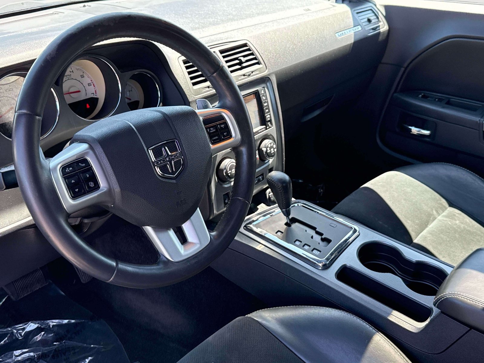 Used 2014 Dodge Challenger R/T RWD image 7