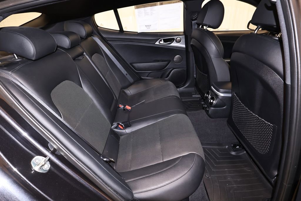 Used 2018 Kia Stinger GT1 AWD/4WD image 18