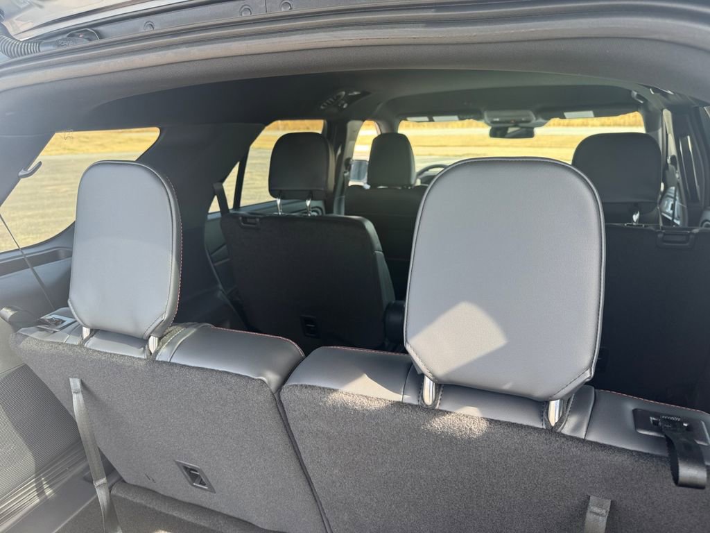 New 2026 Ford Explorer ST-Line w/ ST-Line Street Pack image 17