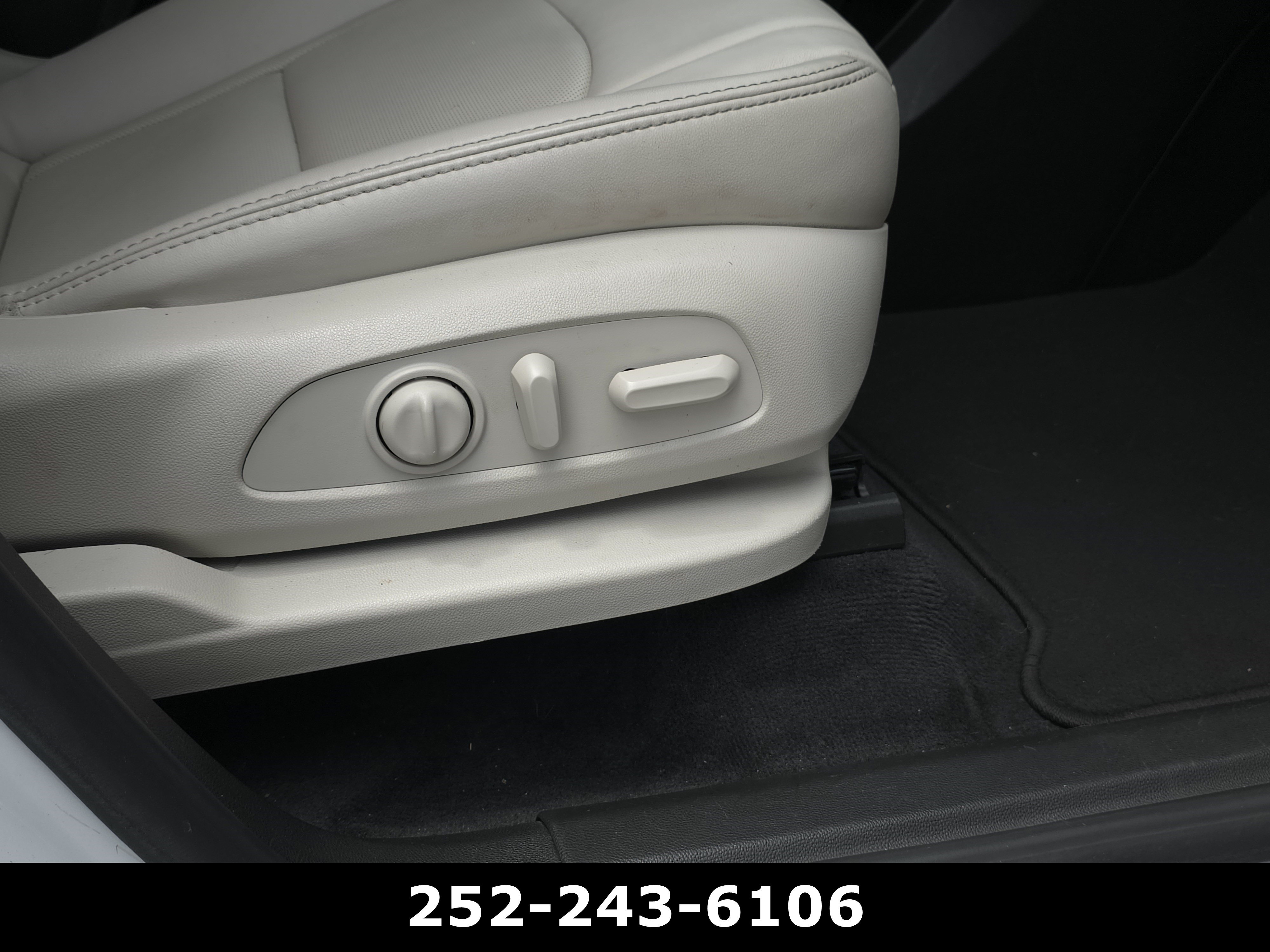 Used 2023 Buick Enclave Essence FWD image 44