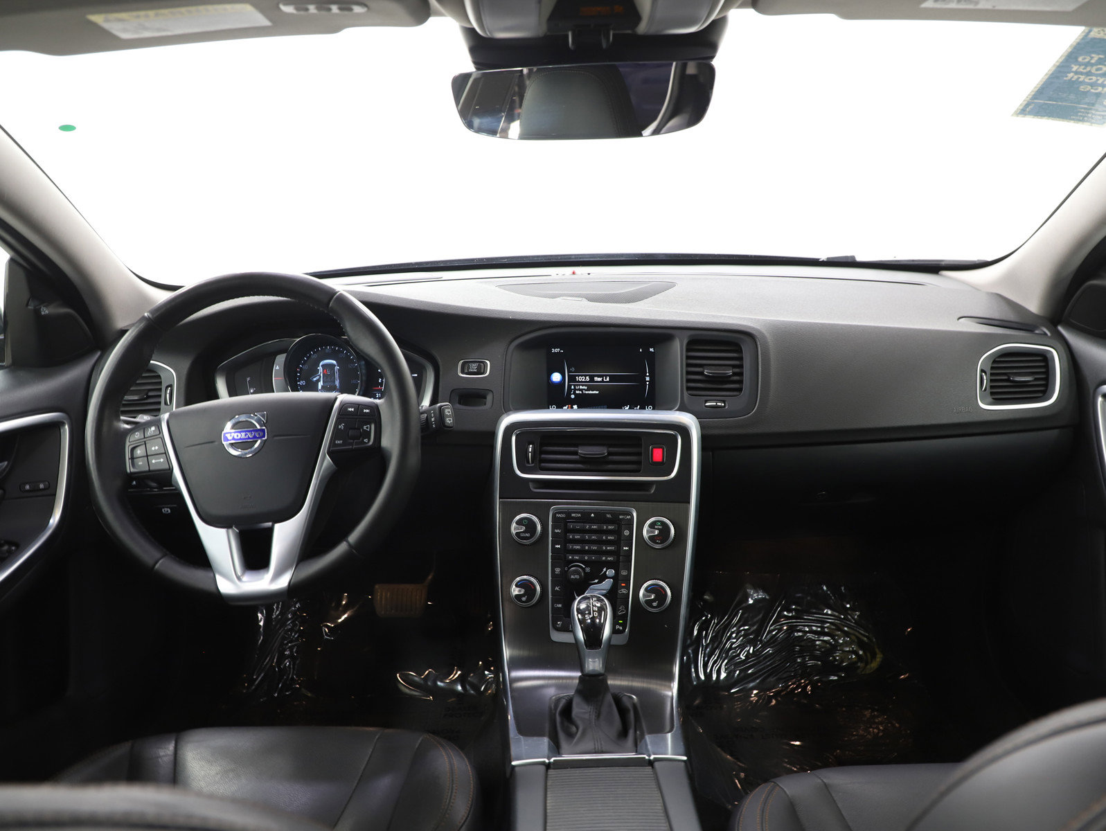 Used 2016 Volvo V60 T5 Cross Country Platinum image 15