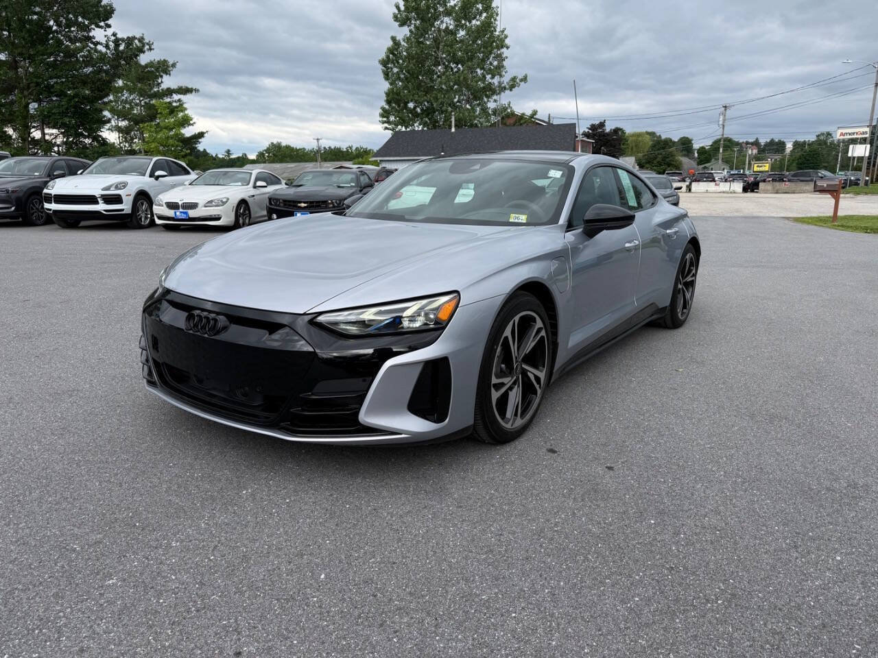 Used 2022 Audi e-tron GT Premium Plus w/ Performance Package AWD/4WD image 2