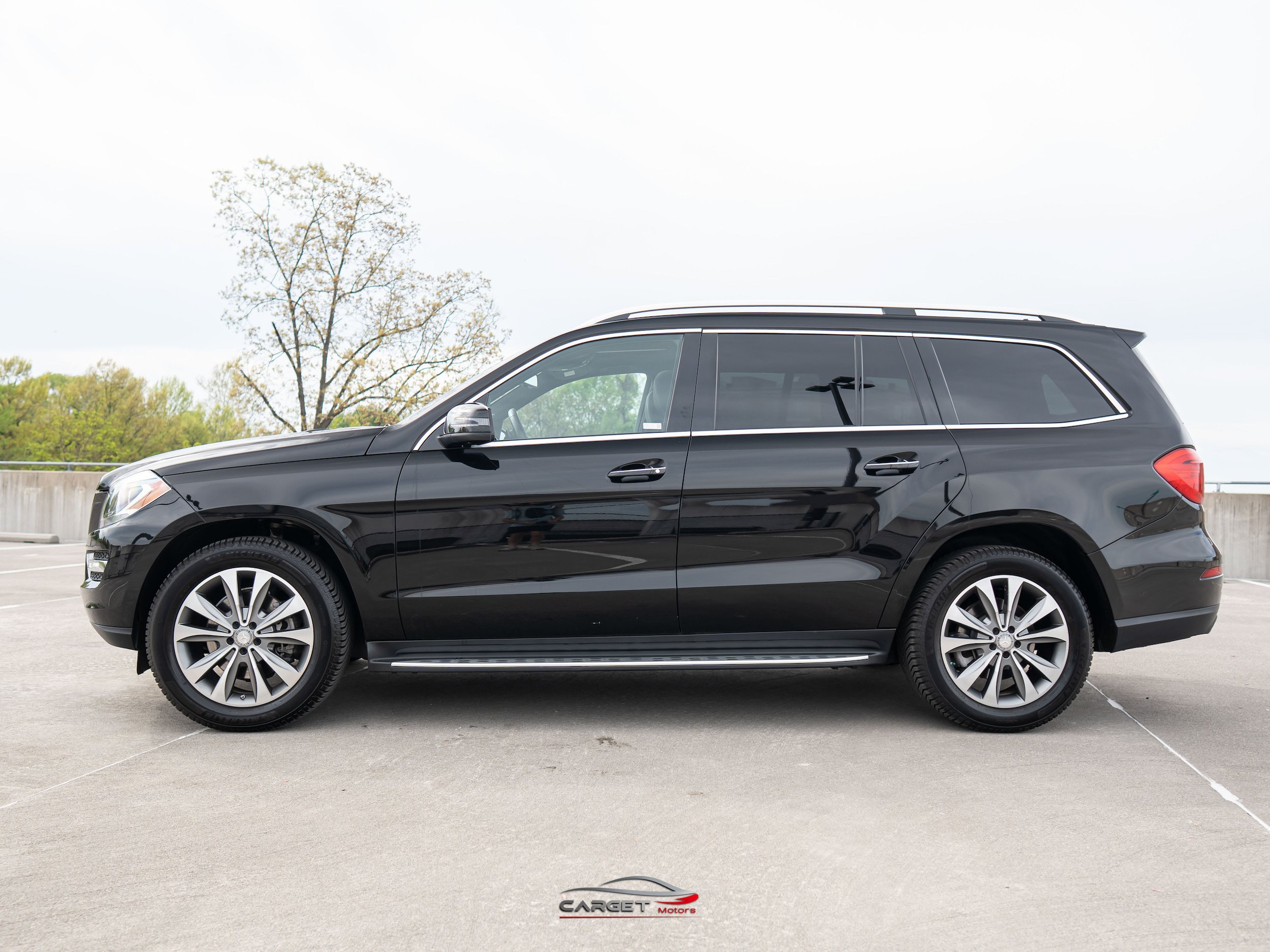 Used 2015 Mercedes-Benz GL 450 4MATIC w/ Designo Black Leather Package image 4