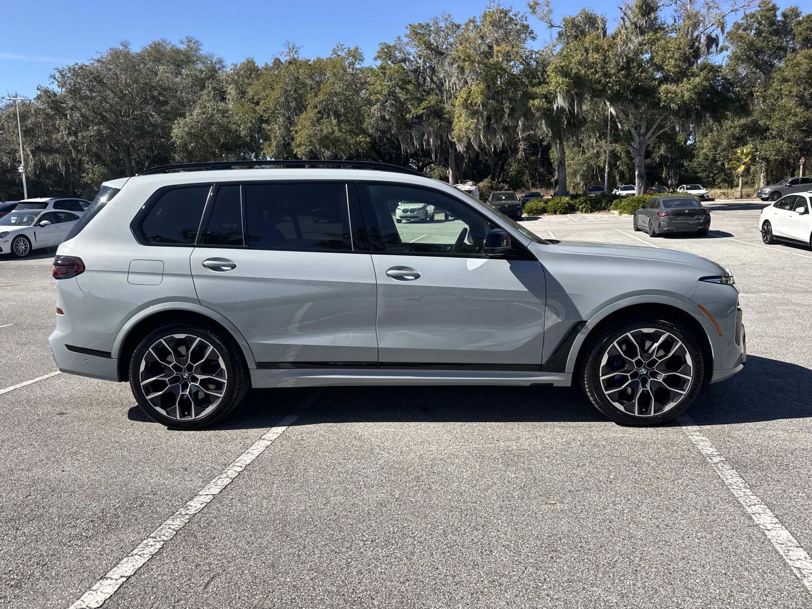 Used 2024 BMW X7 M60i image 3