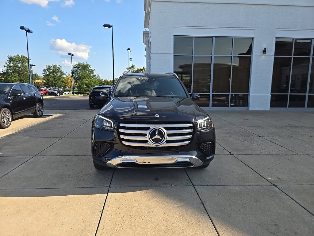 Used 2024 Mercedes-Benz GLS 450 4MATIC image 3