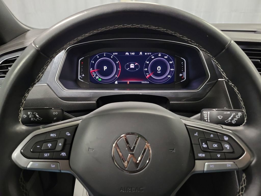Used 2023 Volkswagen Tiguan SEL R-Line image 15