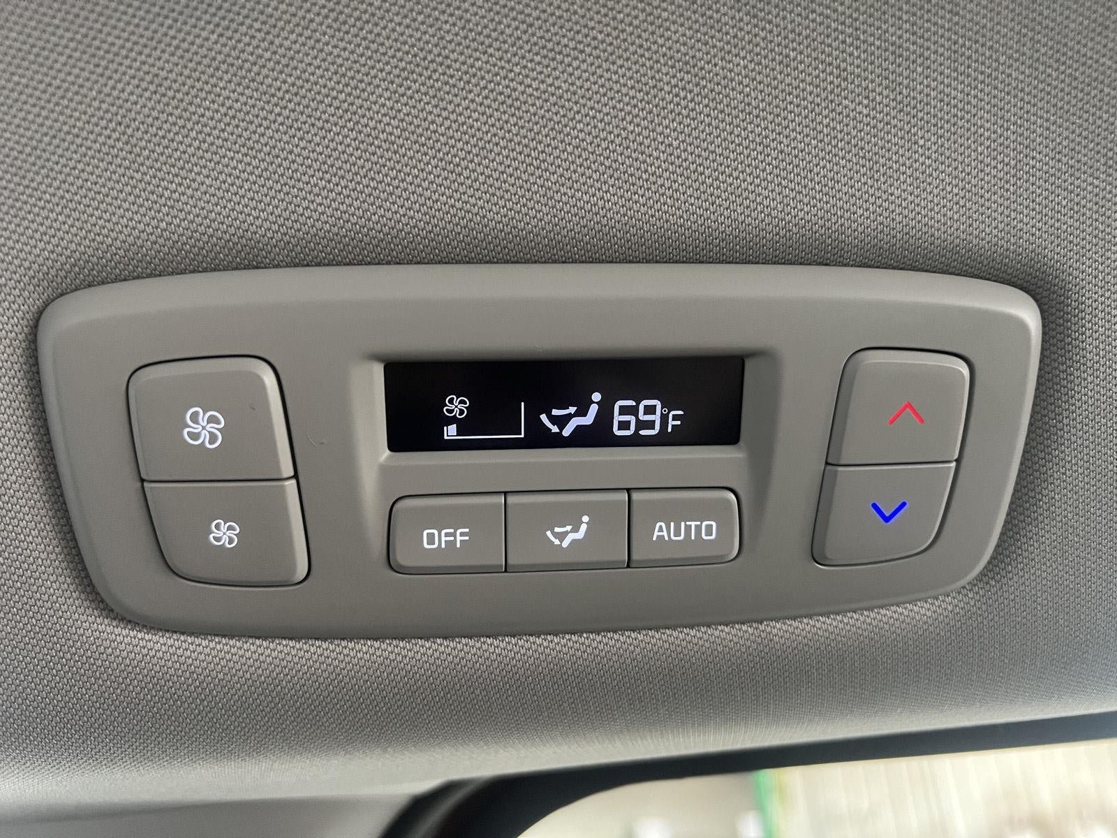 Used 2026 Kia Carnival FWD image 22