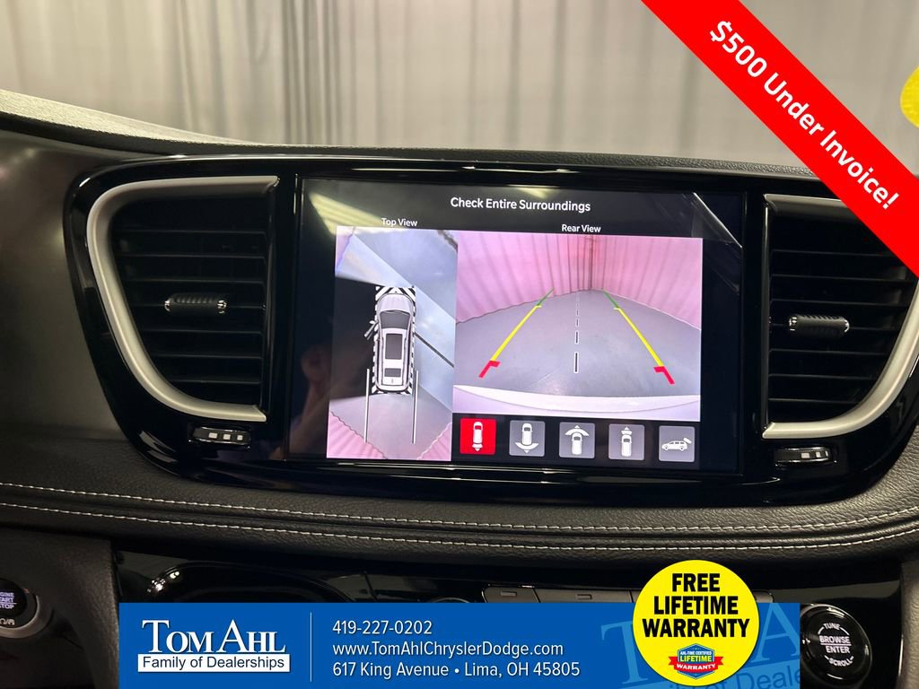 New 2026 Chrysler Pacifica Select image 16
