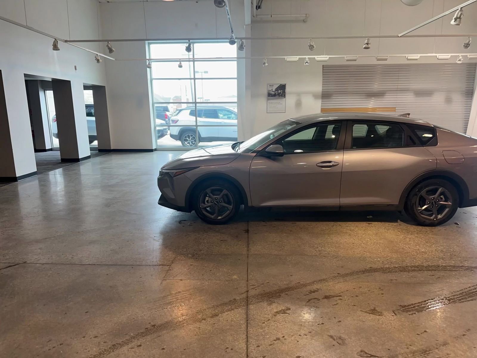 Used 2025 Kia K4 LXS image 9