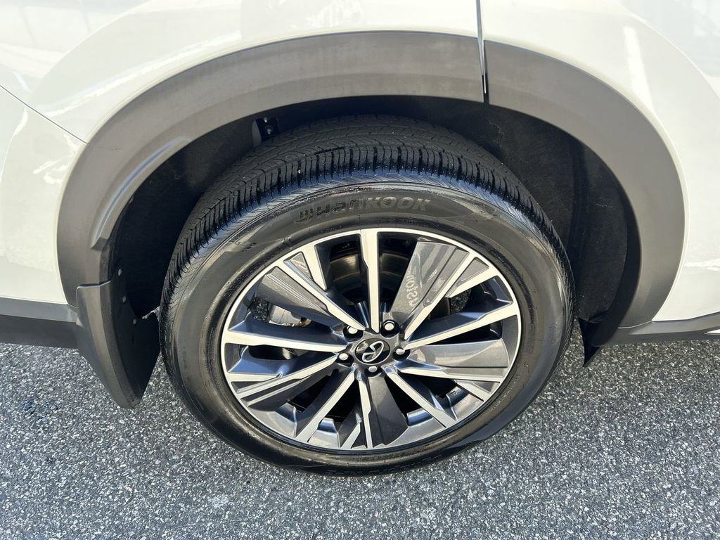 Certified 2026 INFINITI QX60 Luxe w/ Cargo Package AWD/4WD image 12