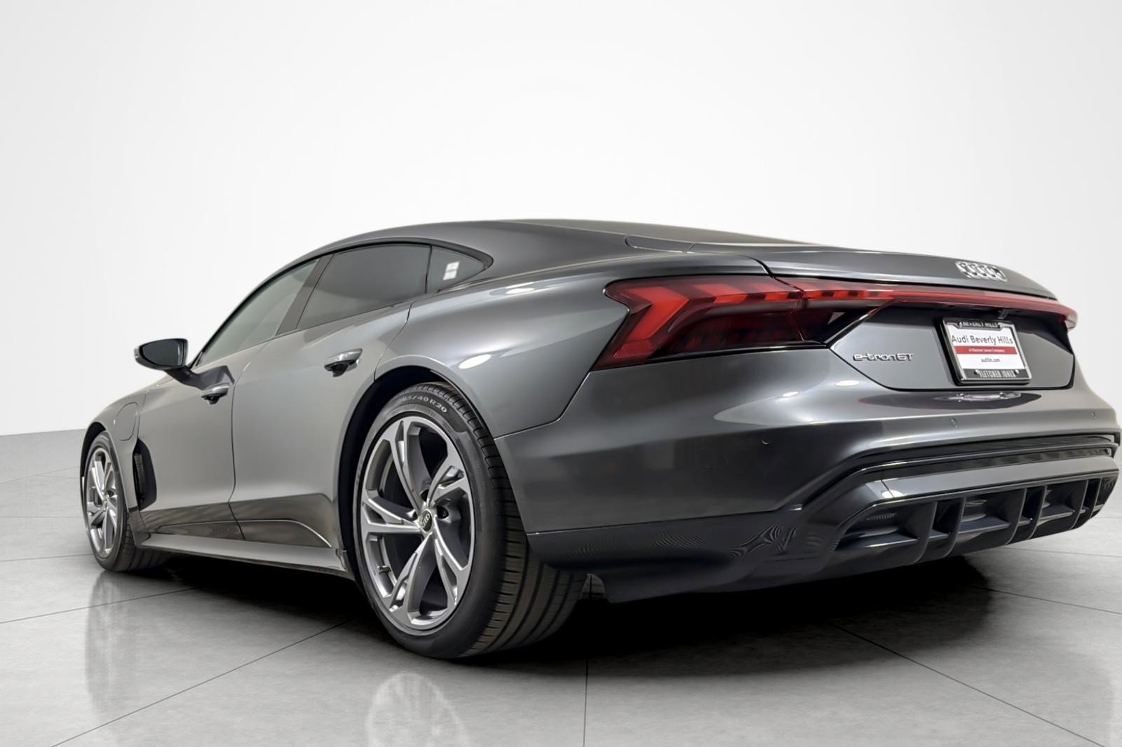 Used 2024 Audi e-tron GT Premium Plus image 3