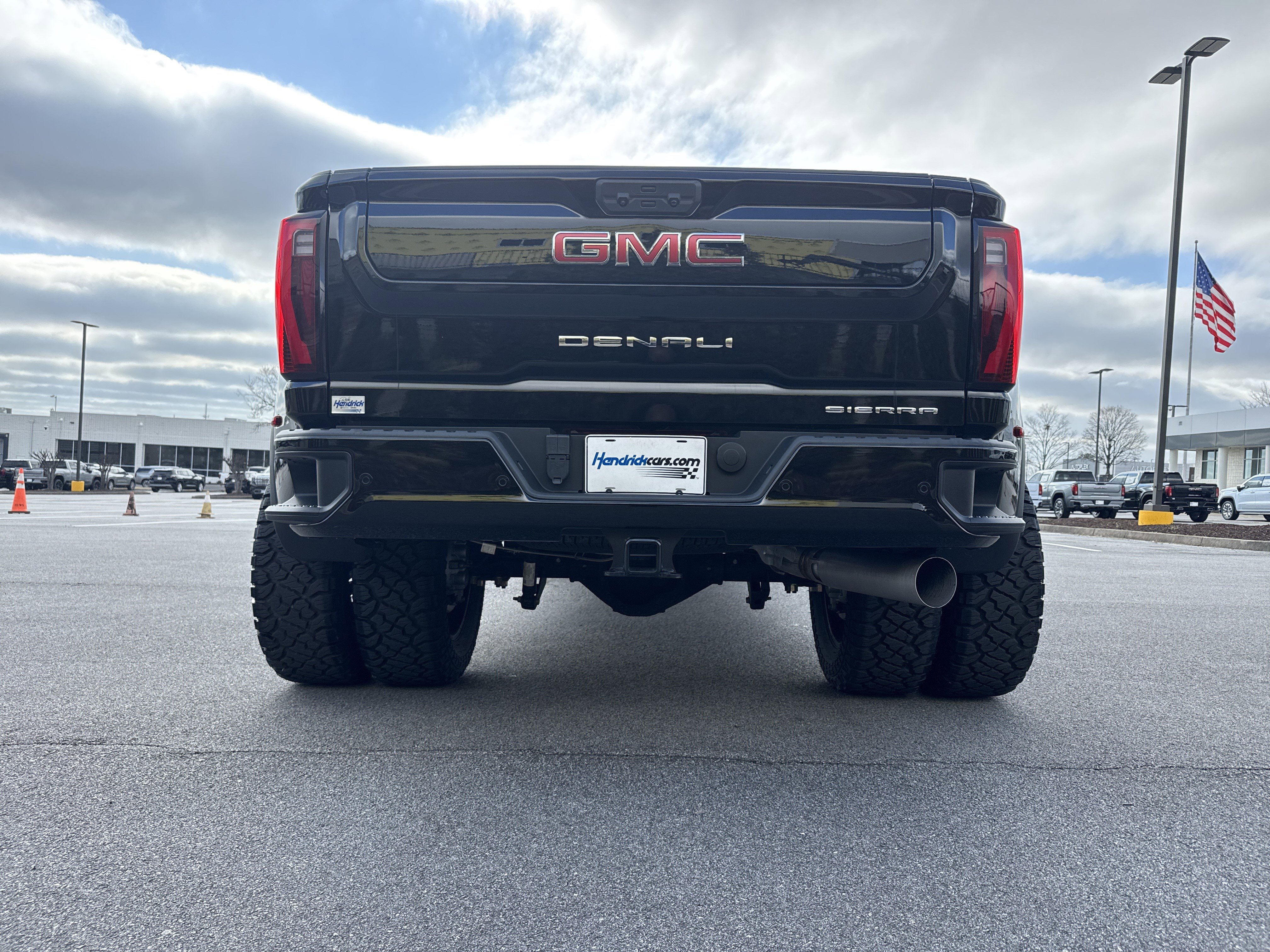 Used 2024 GMC Sierra 3500 Denali w/ Denali Reserve Package image 9