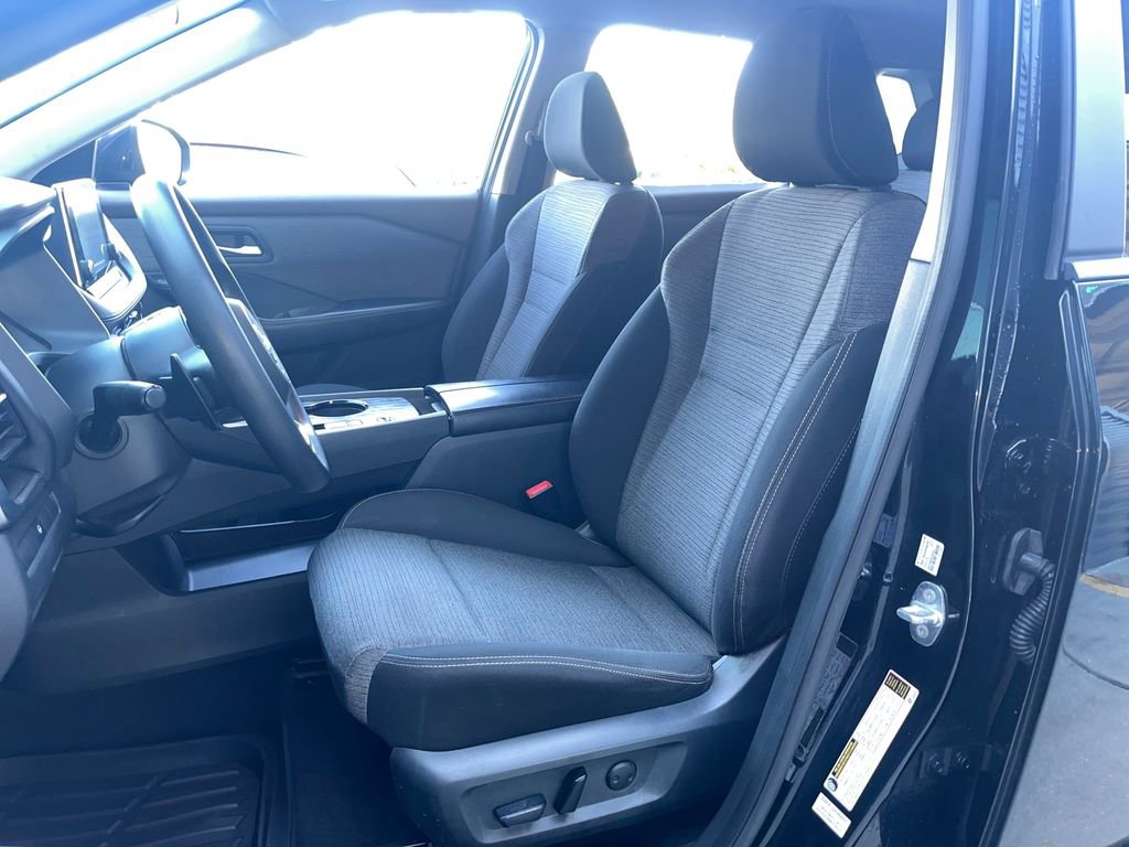 Used 2023 Nissan Rogue SV FWD image 12