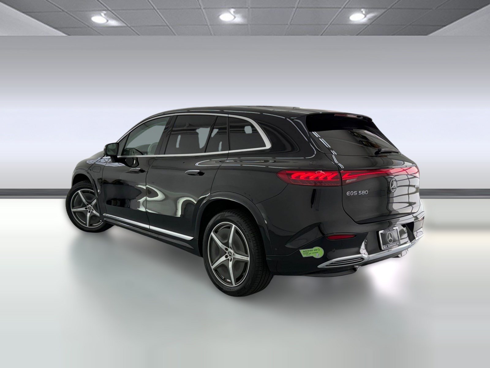 Used 2023 Mercedes-Benz EQS 580 4MATIC SUV image 3