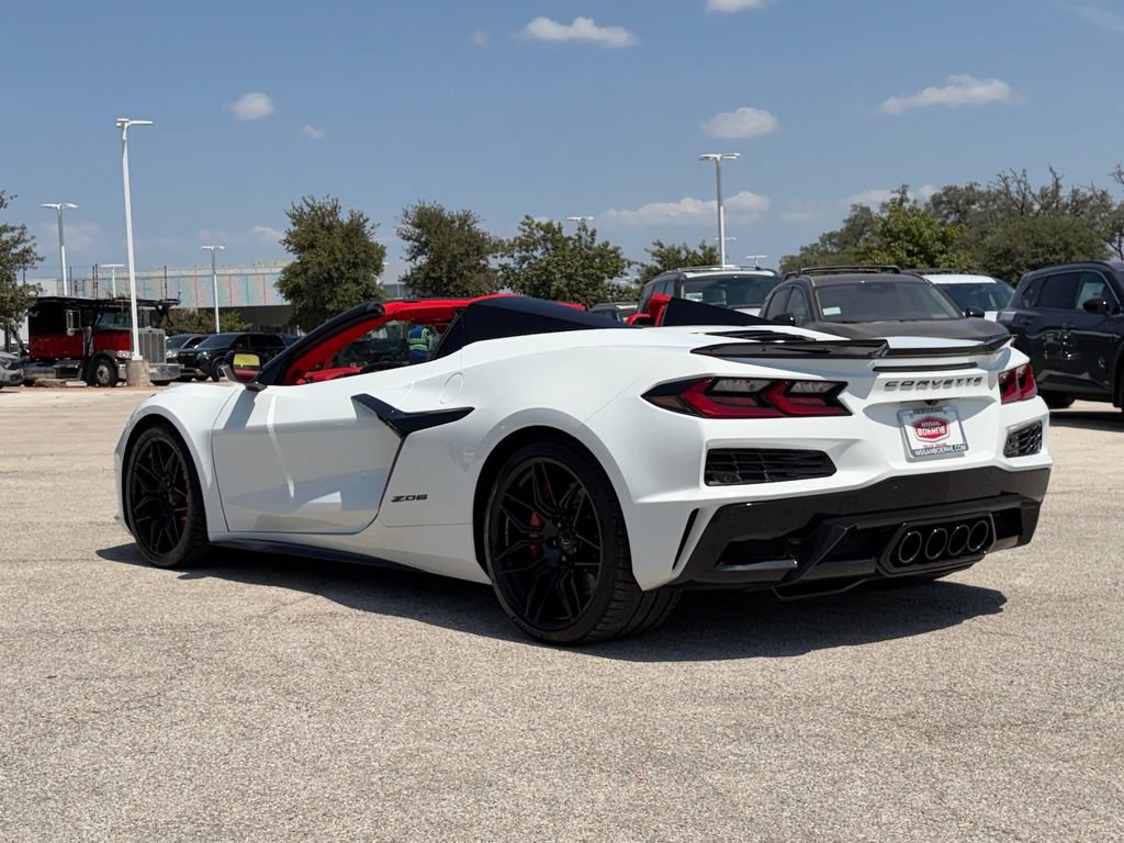 Used 2025 Chevrolet Corvette Z06 RWD image 6