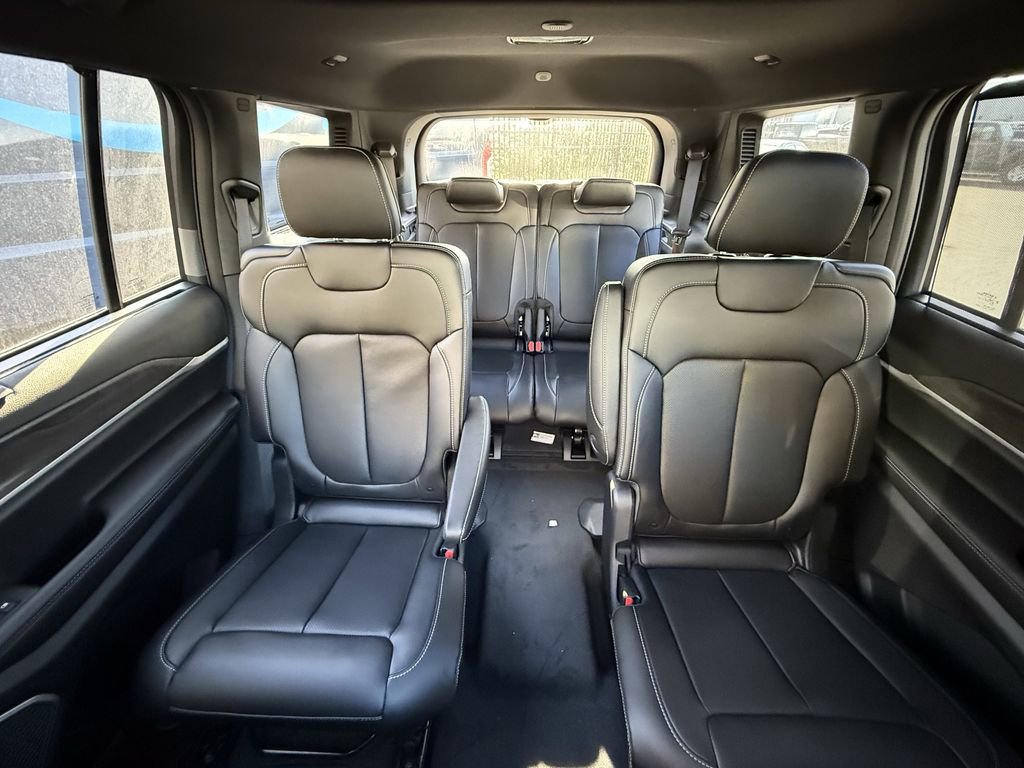 New 2025 Jeep Grand Cherokee L Limited w/ Luxury Tech Group II image 29