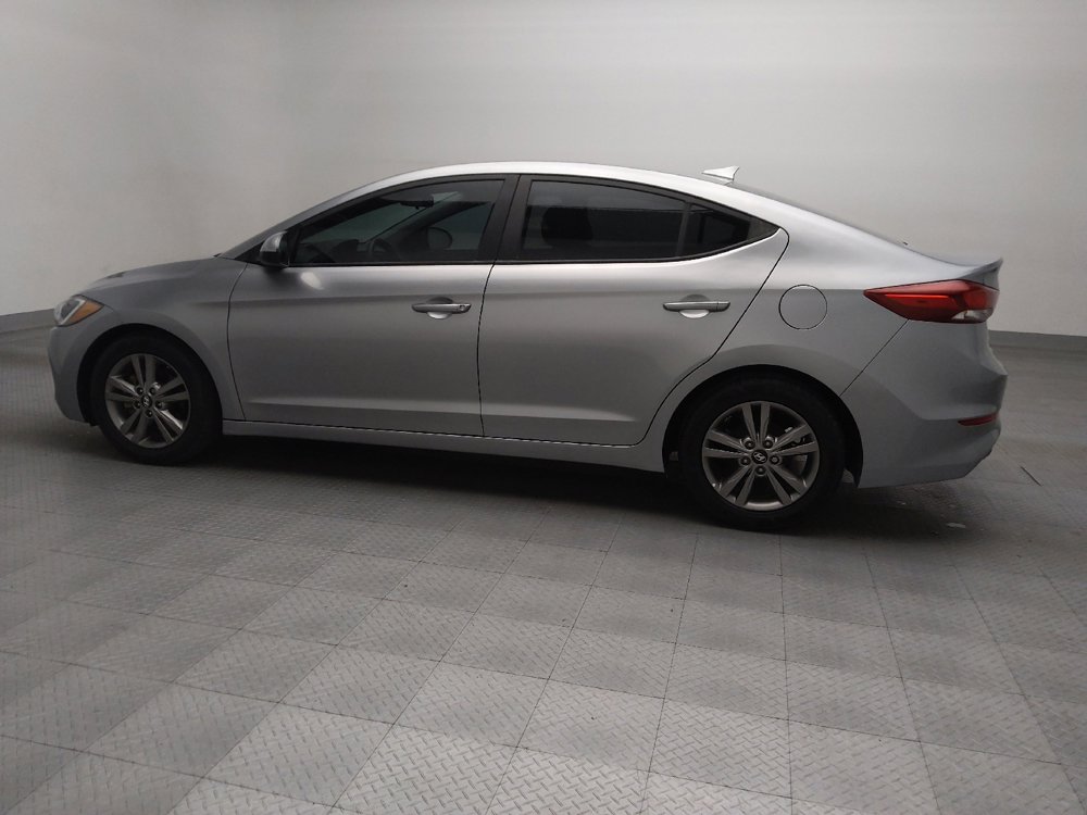 Used 2017 Hyundai Elantra SE image 3