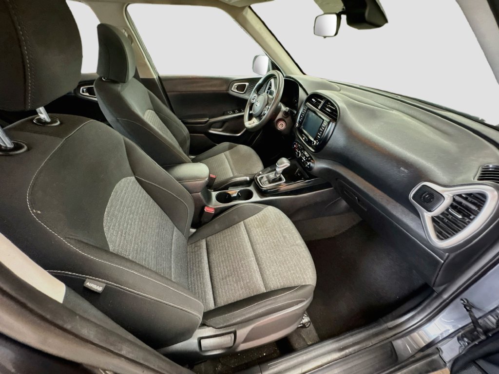 Used 2021 Kia Soul S FWD image 28