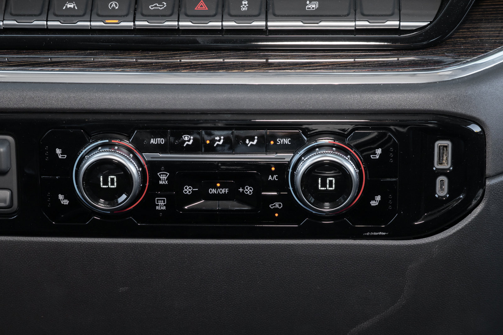 New 2024 GMC Sierra 1500 SLE w/ Preferred Package image 61