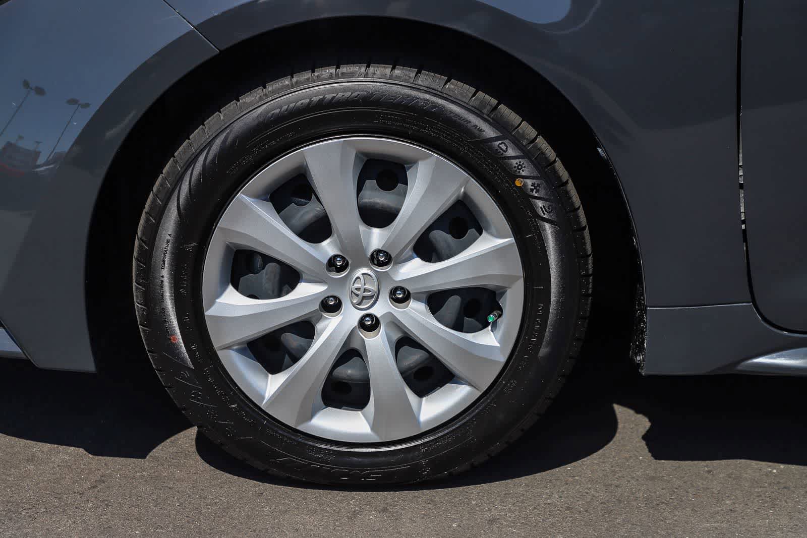 Used 2024 Toyota Corolla LE FWD image 9