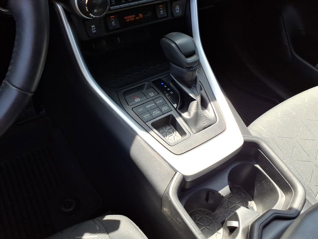 Used 2021 Toyota RAV4 XLE w/ Convenience Package AWD/4WD image 16