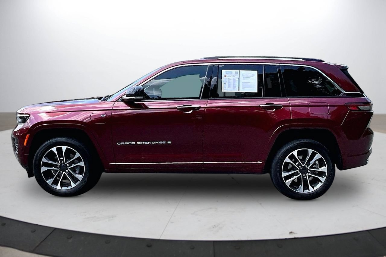 Used 2023 Jeep Grand Cherokee Overland AWD/4WD image 5