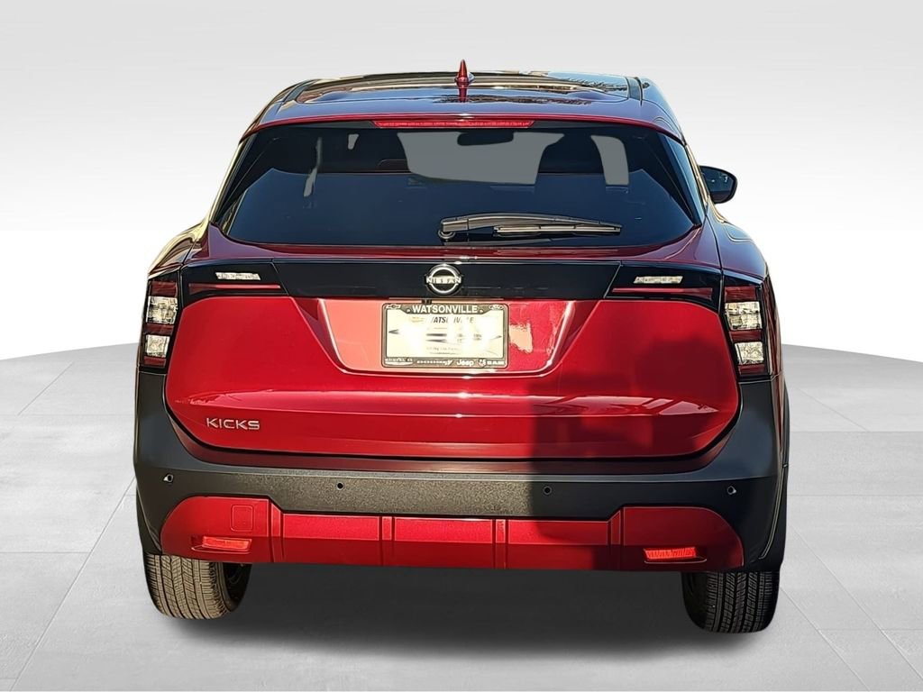 Used 2025 Nissan Kicks SV image 4