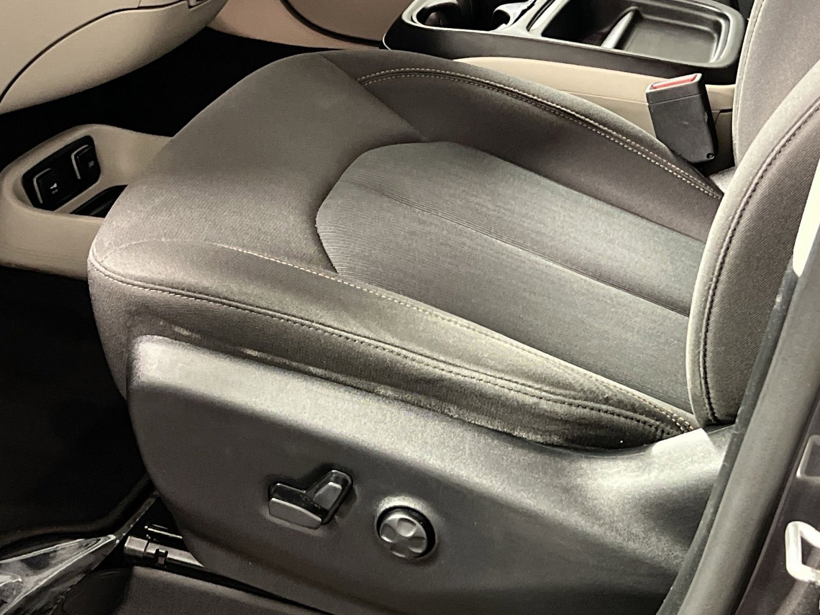 Used 2019 Chrysler Pacifica Touring Plus w/ Tire & Wheel Group FWD image 15