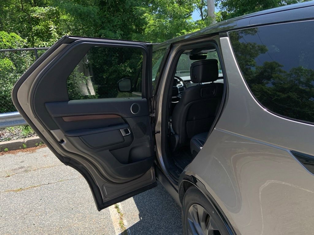 Certified 2024 Land Rover Discovery Dynamic SE AWD/4WD image 11