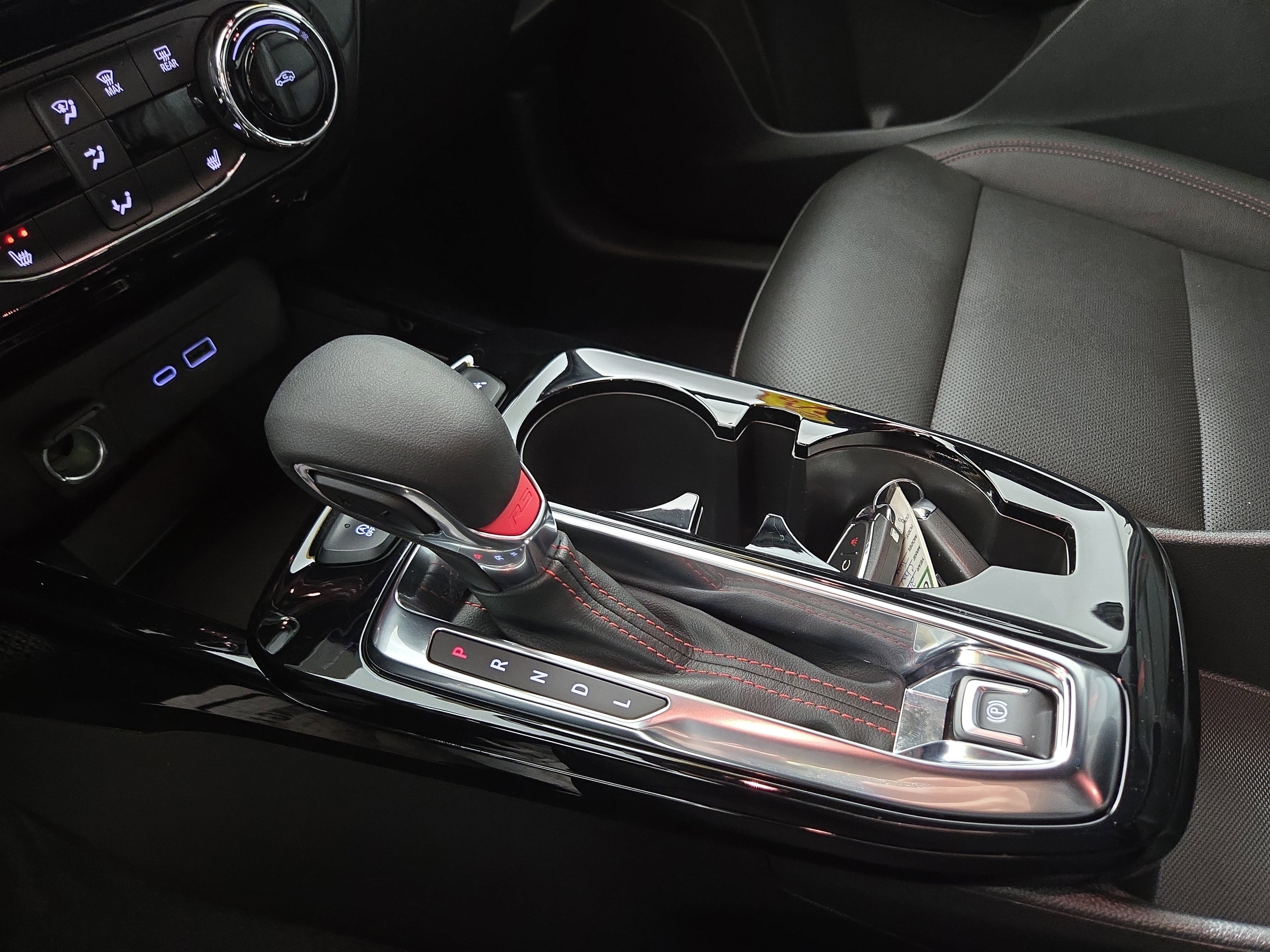 Certified 2025 Chevrolet Trax RS image 22