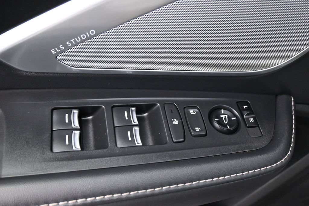 Used 2023 Acura RDX w/ Technology Package FWD image 4