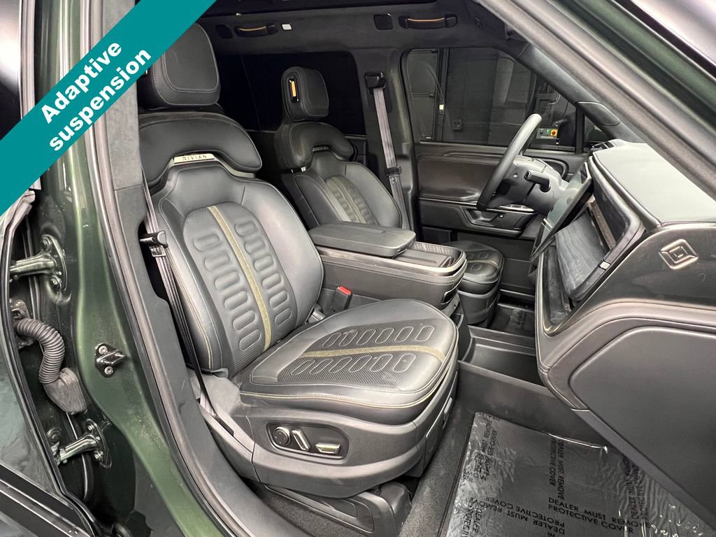 Used 2025 Rivian R1S Adventure image 4