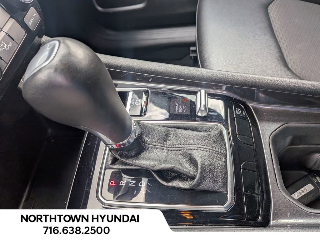 Used 2024 Jeep Compass Latitude image 16