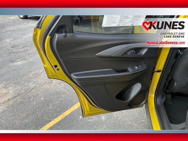 Used 2023 Chevrolet TrailBlazer RS w/ Sun and Liftgate Package image 15