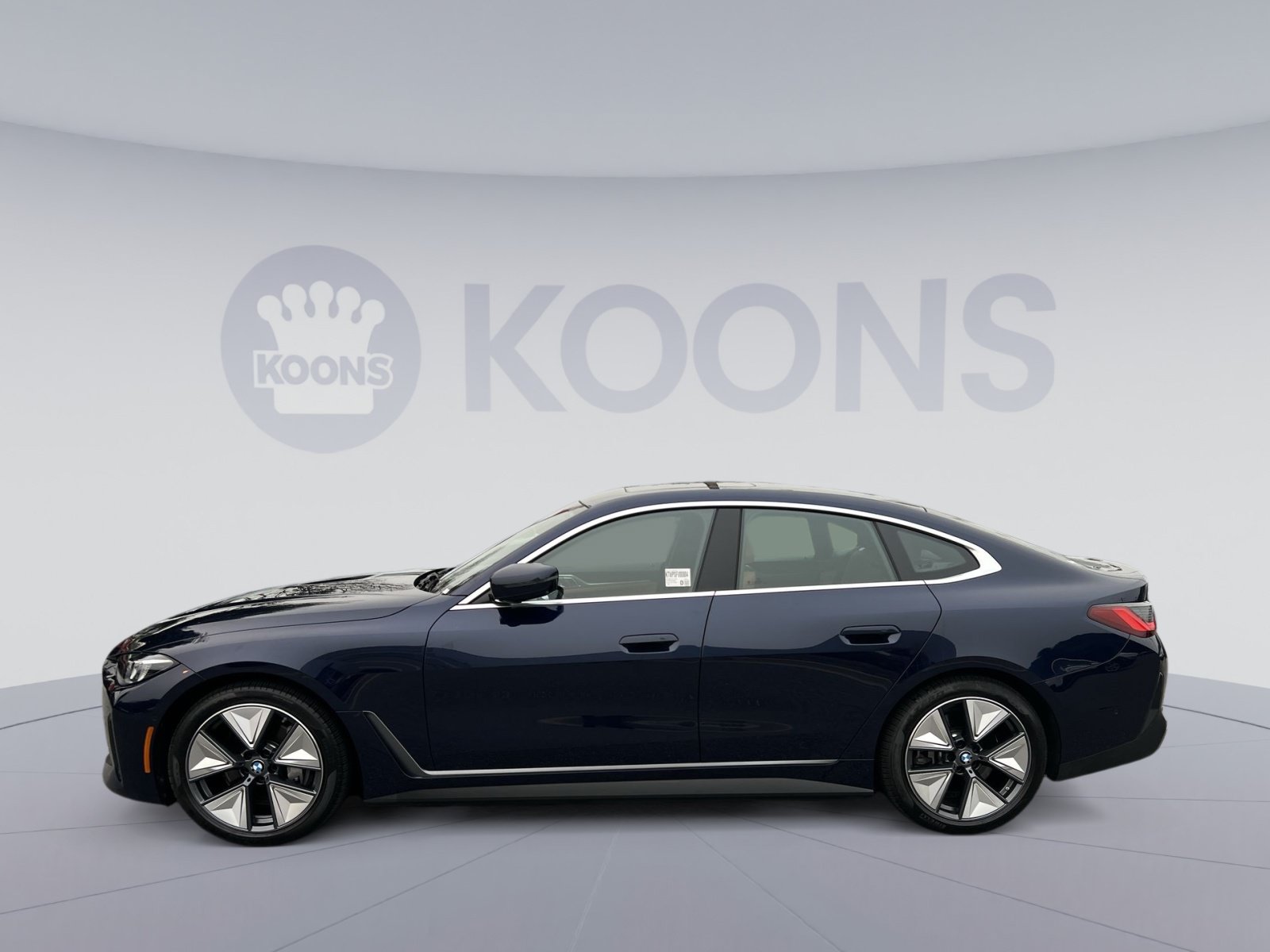 Used 2025 BMW i4 xDrive40i w/ Premium Package AWD/4WD image 2