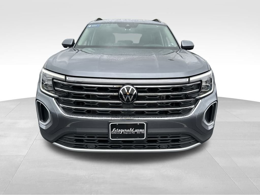 Used 2024 Volkswagen Atlas SE image 2