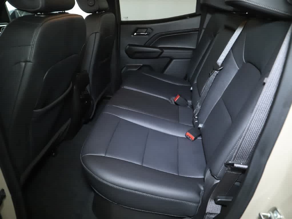 Used 2024 GMC Canyon Elevation w/ Elevation Premium Package AWD/4WD image 14