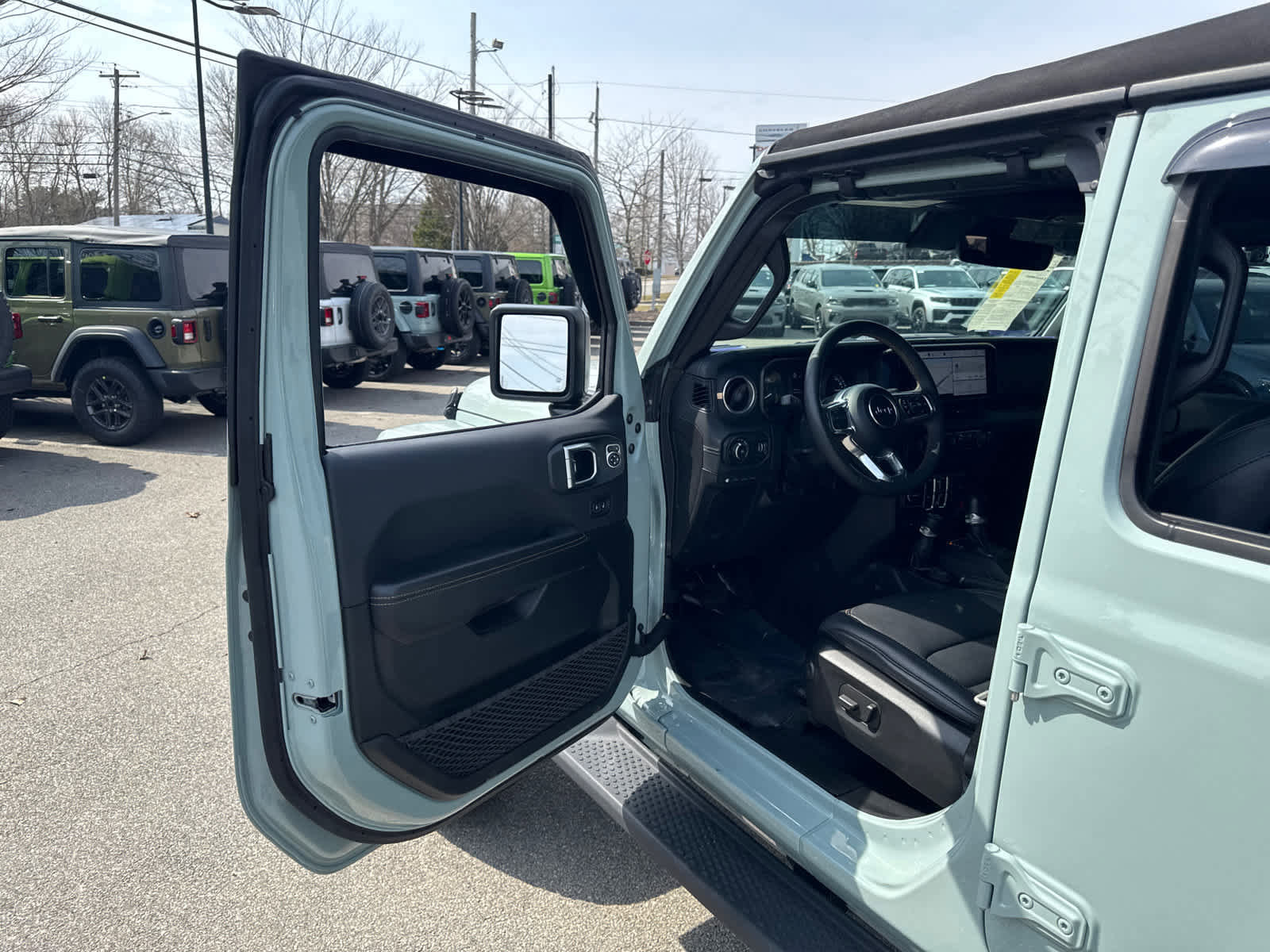 Used 2024 Jeep Wrangler Sahara w/ Technology Group image 11