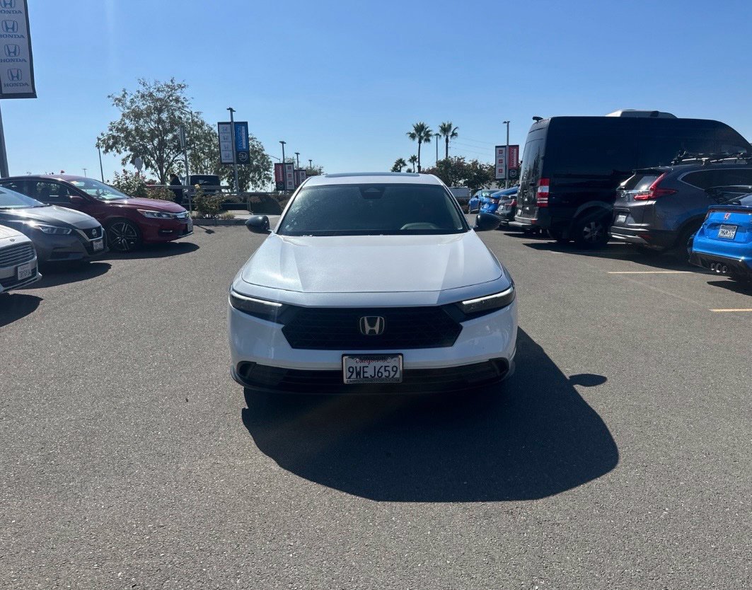 Used 2025 Honda Accord Sport image 1