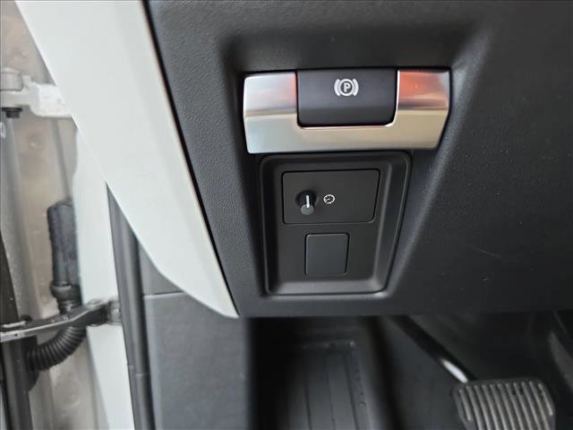 New 2026 Land Rover Defender 110 X-Dynamic SE image 22