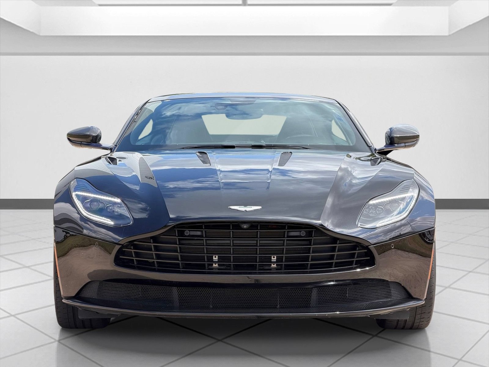 Used 2019 Aston Martin DB11 AMR RWD image 10