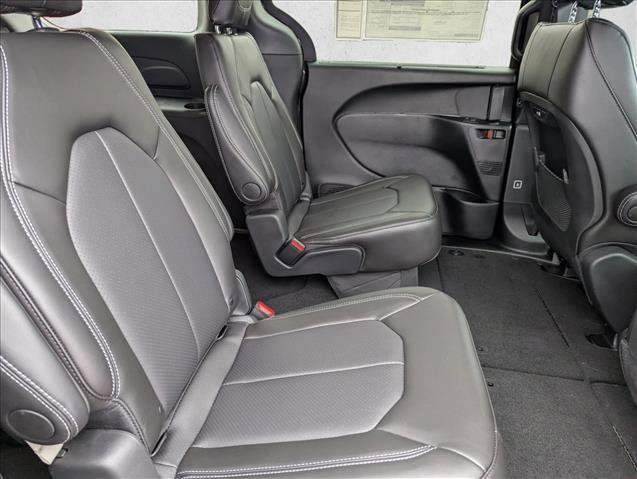 New 2026 Chrysler Pacifica Select w/ S Appearance Package FWD image 29