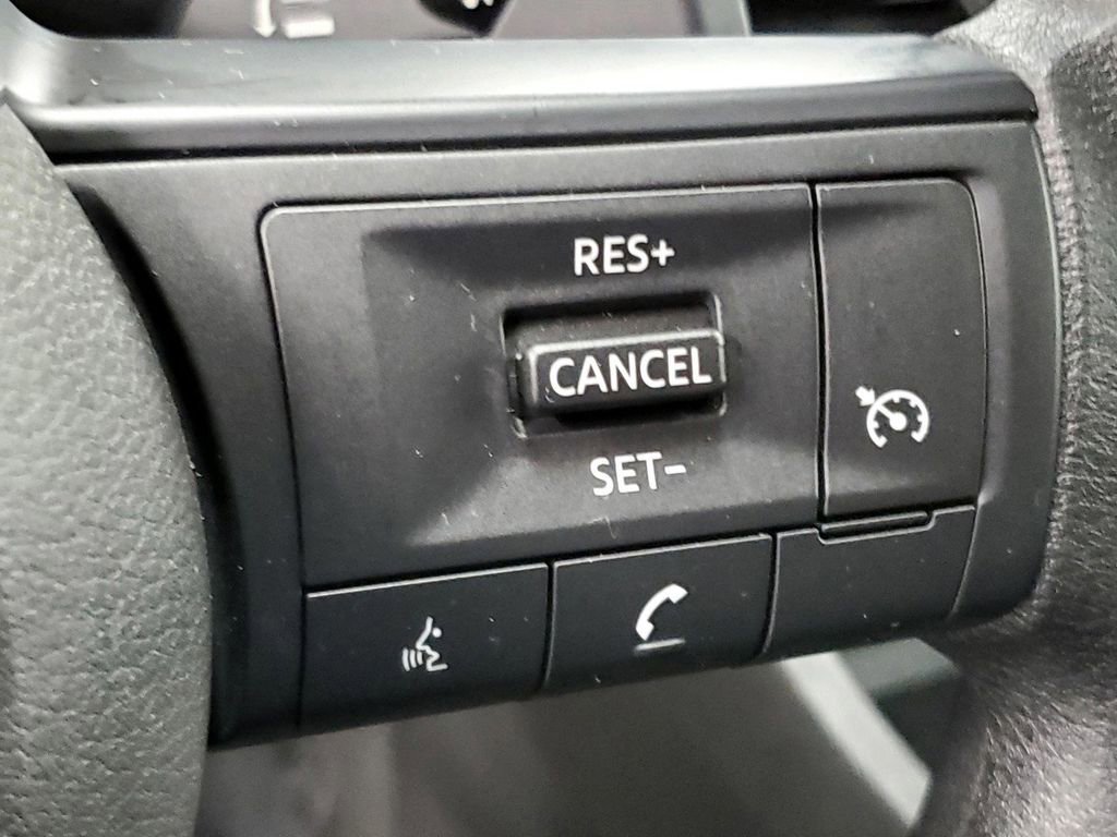 Used 2024 Nissan Rogue S AWD/4WD image 29