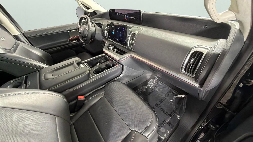 Used 2025 Ford Expedition Max Platinum AWD/4WD image 39