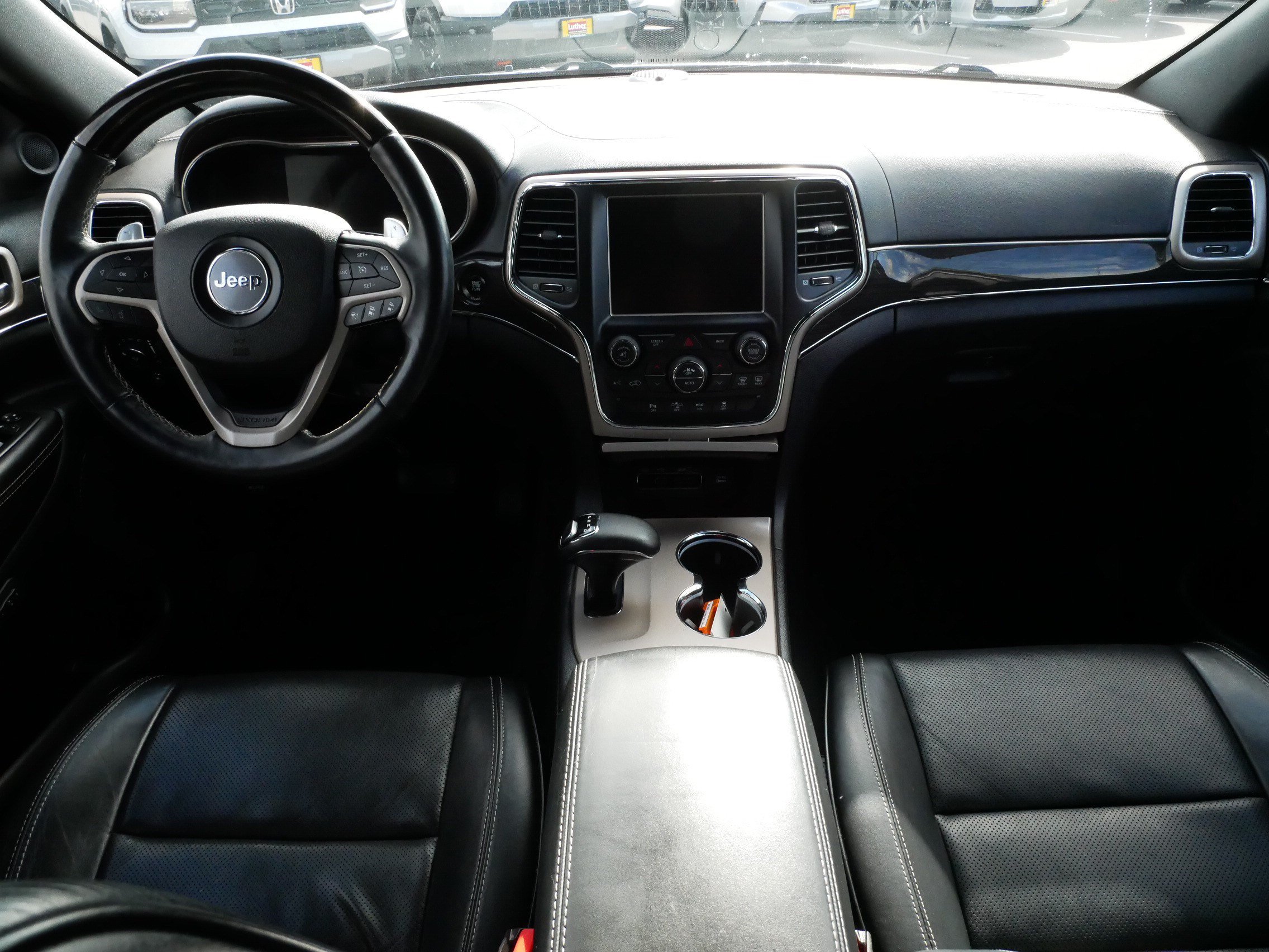 Used 2014 Jeep Grand Cherokee Overland w/ Advanced Technology Group AWD/4WD image 9
