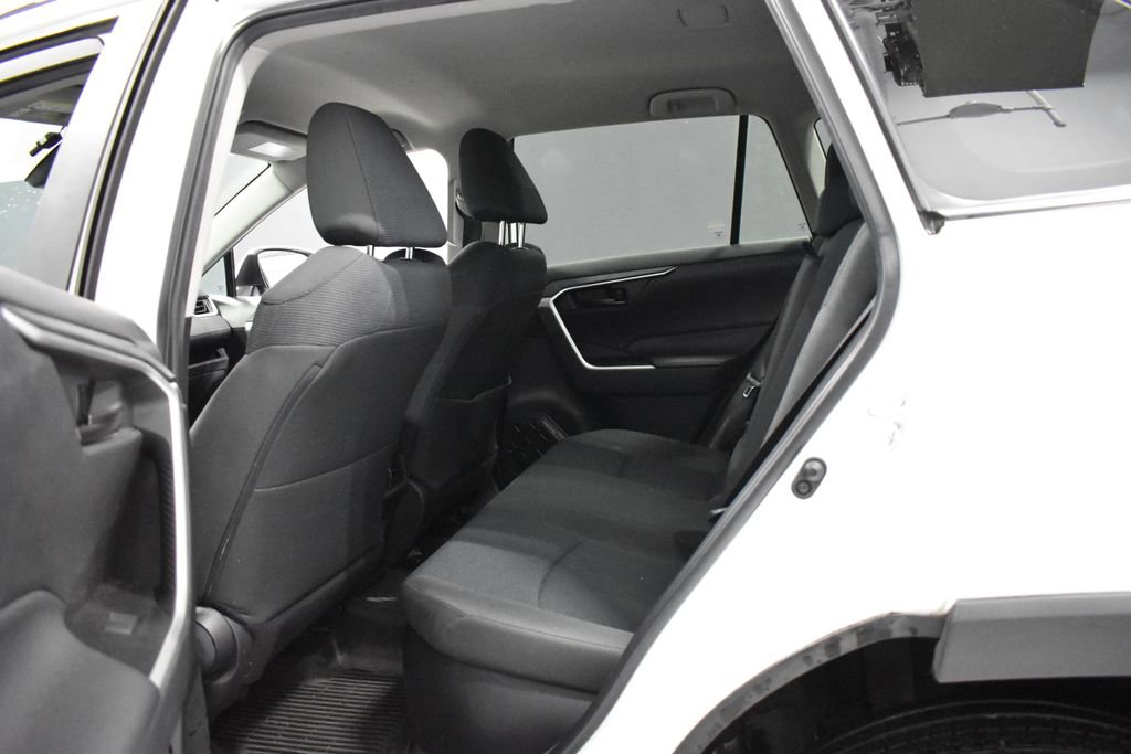 Used 2022 Toyota RAV4 LE AWD/4WD image 28