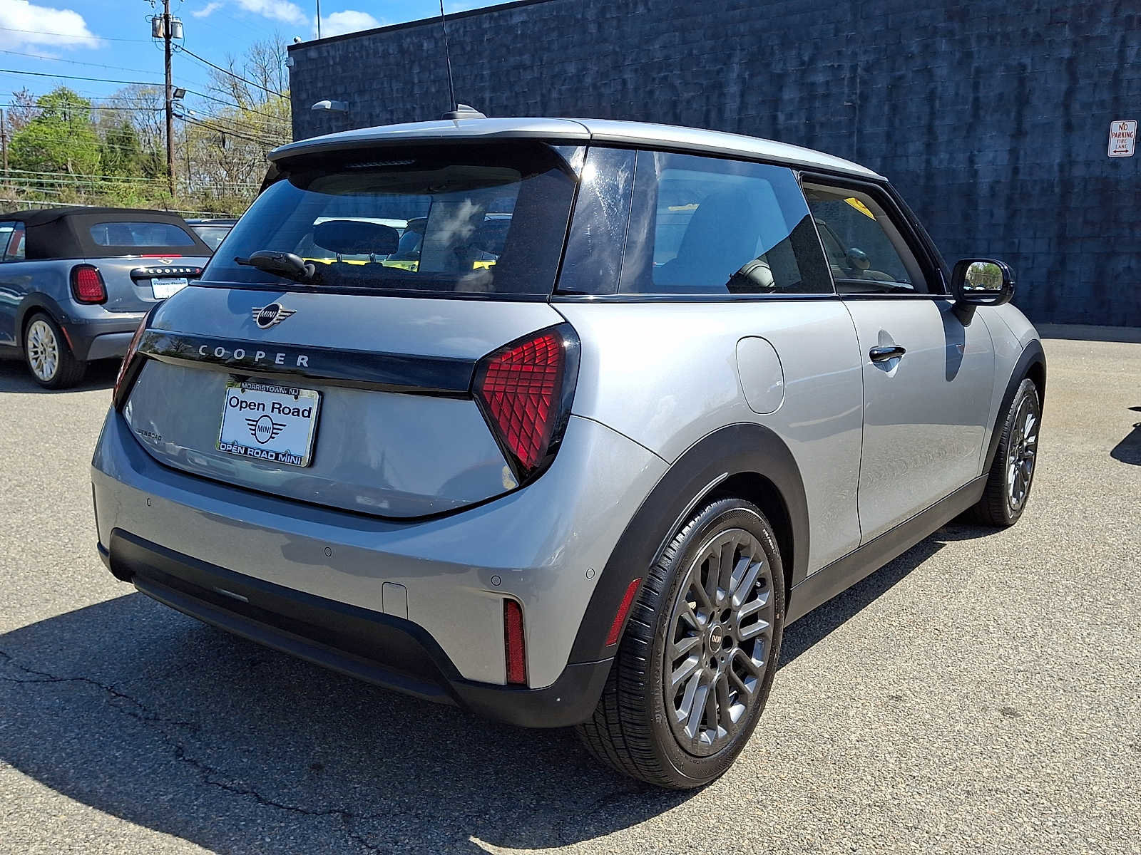 Used 2025 MINI Cooper 2-Door Hardtop FWD image 6