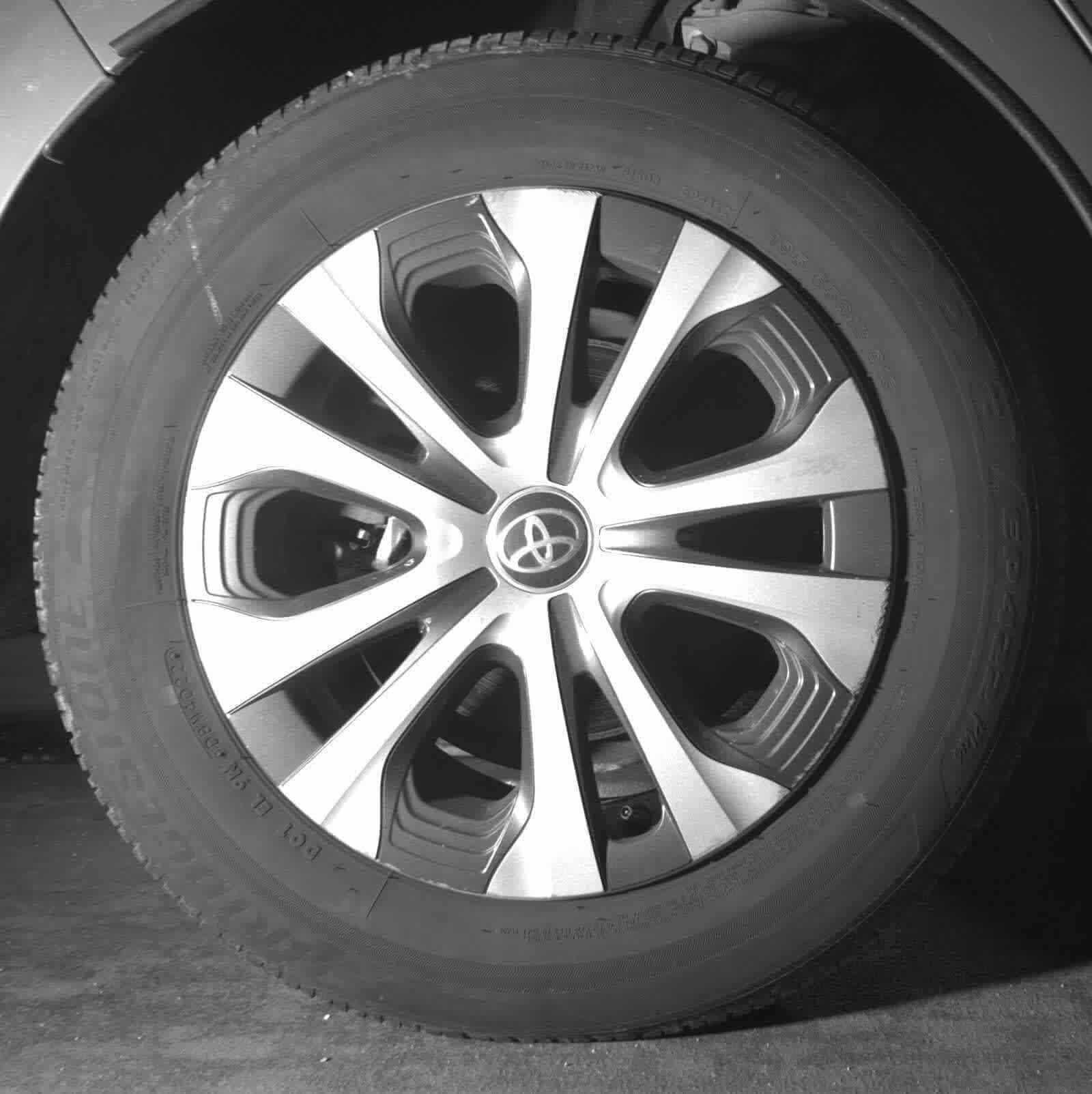 Used 2022 Toyota Prius Prime LE image 12