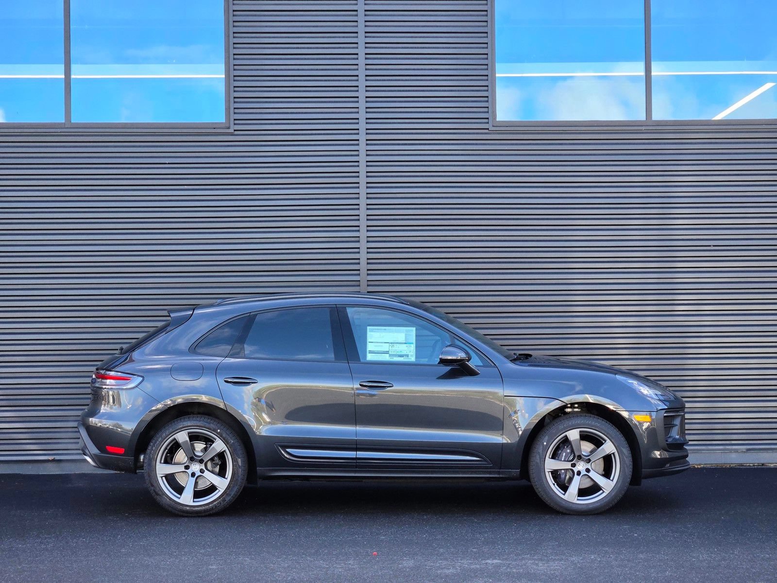 New 2026 Porsche Macan AWD/4WD image 8