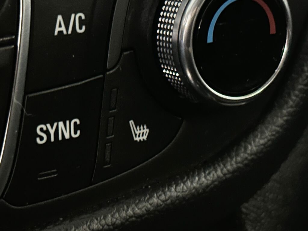 Used 2023 Chevrolet Equinox LT image 17